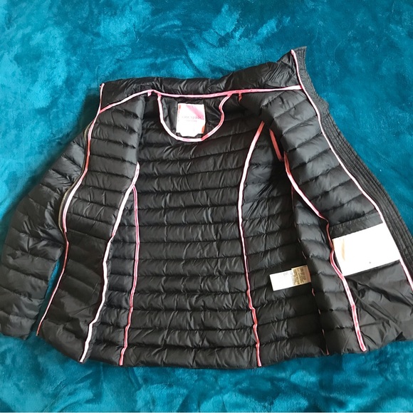 SOLD❣️❣️Kate Spade Black Puffer Hooded Jacket includes package quilted bag - Picture 10 of 16